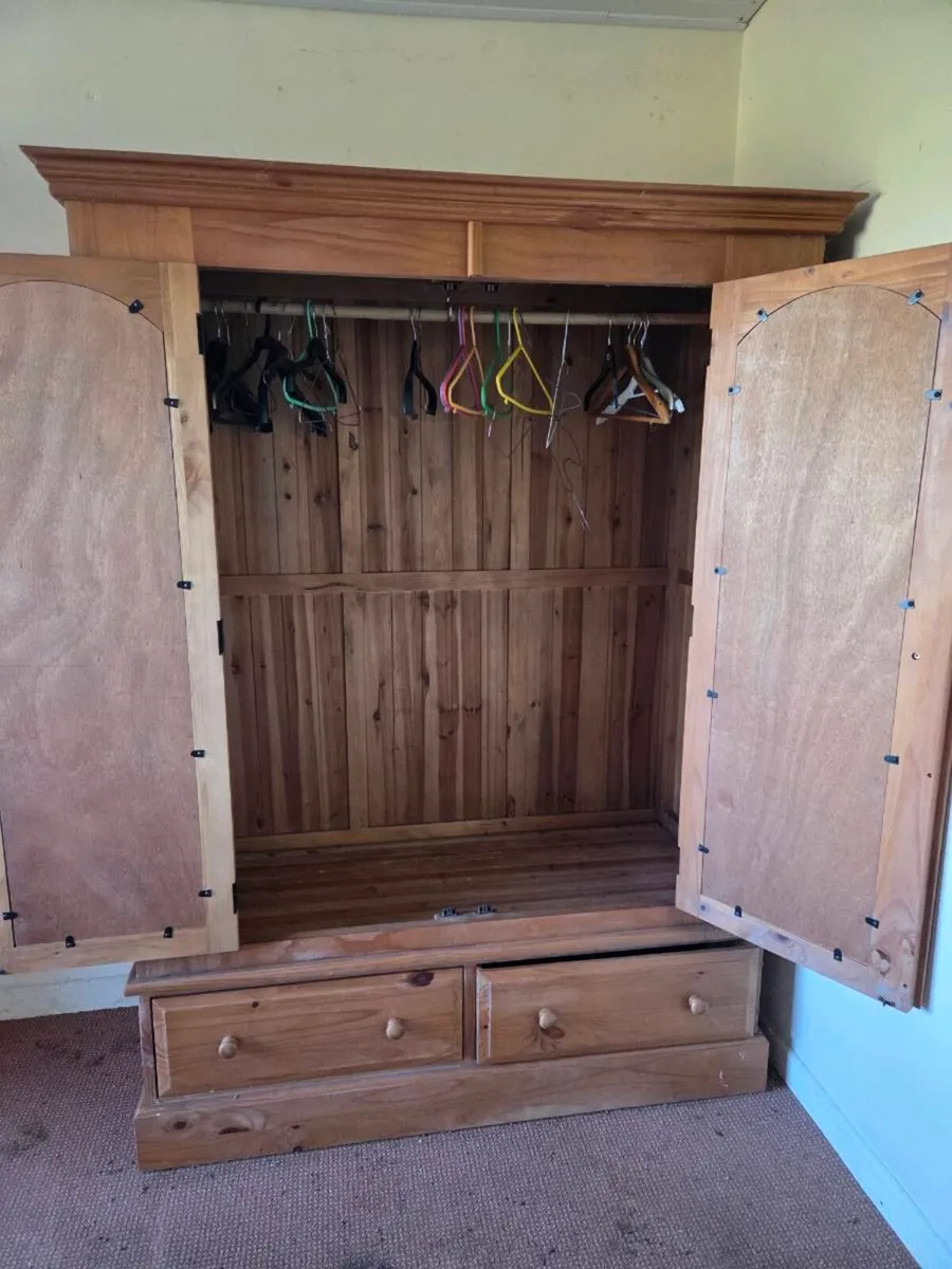 Wardrobe - Image 4