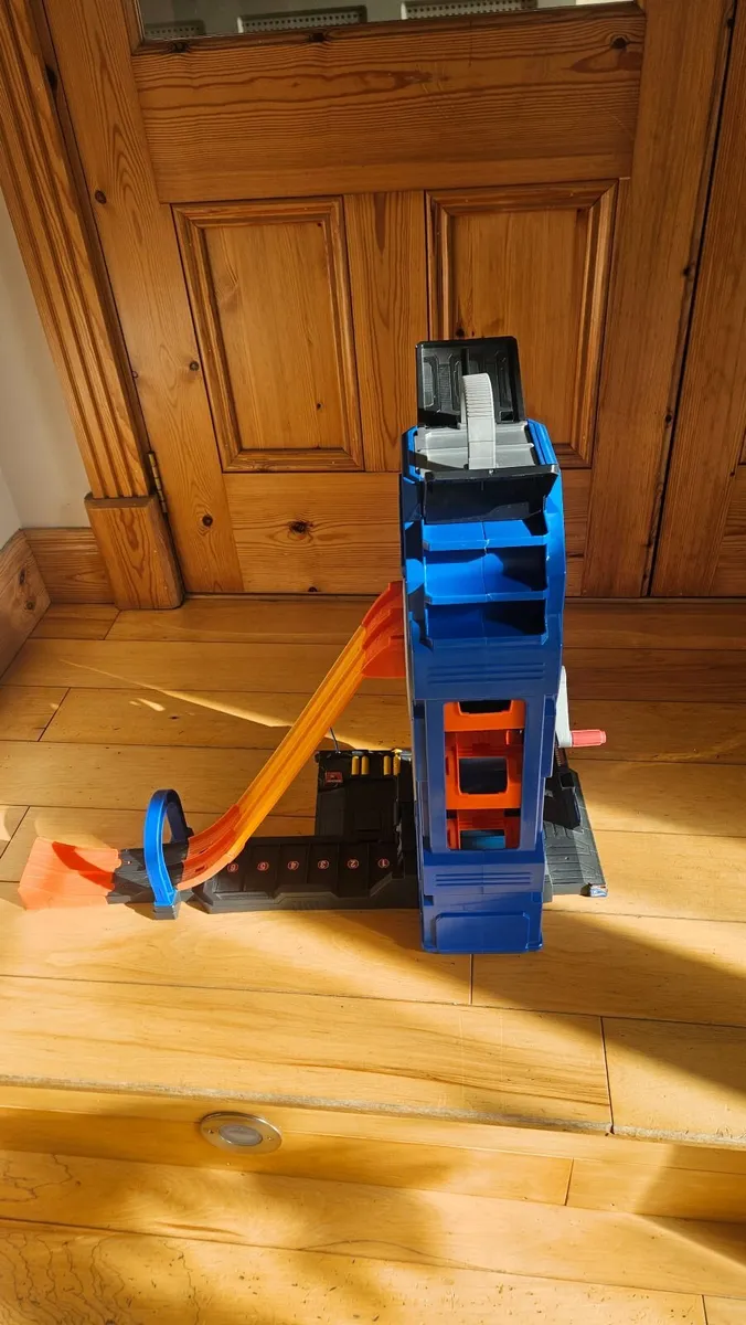 Hot wheels mega garage - Image 3