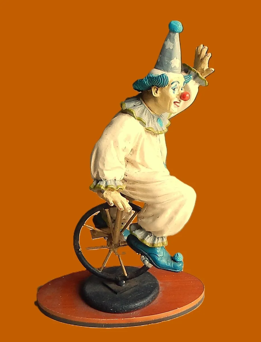Vintage Resin Circus Clown Figurine - Image 3