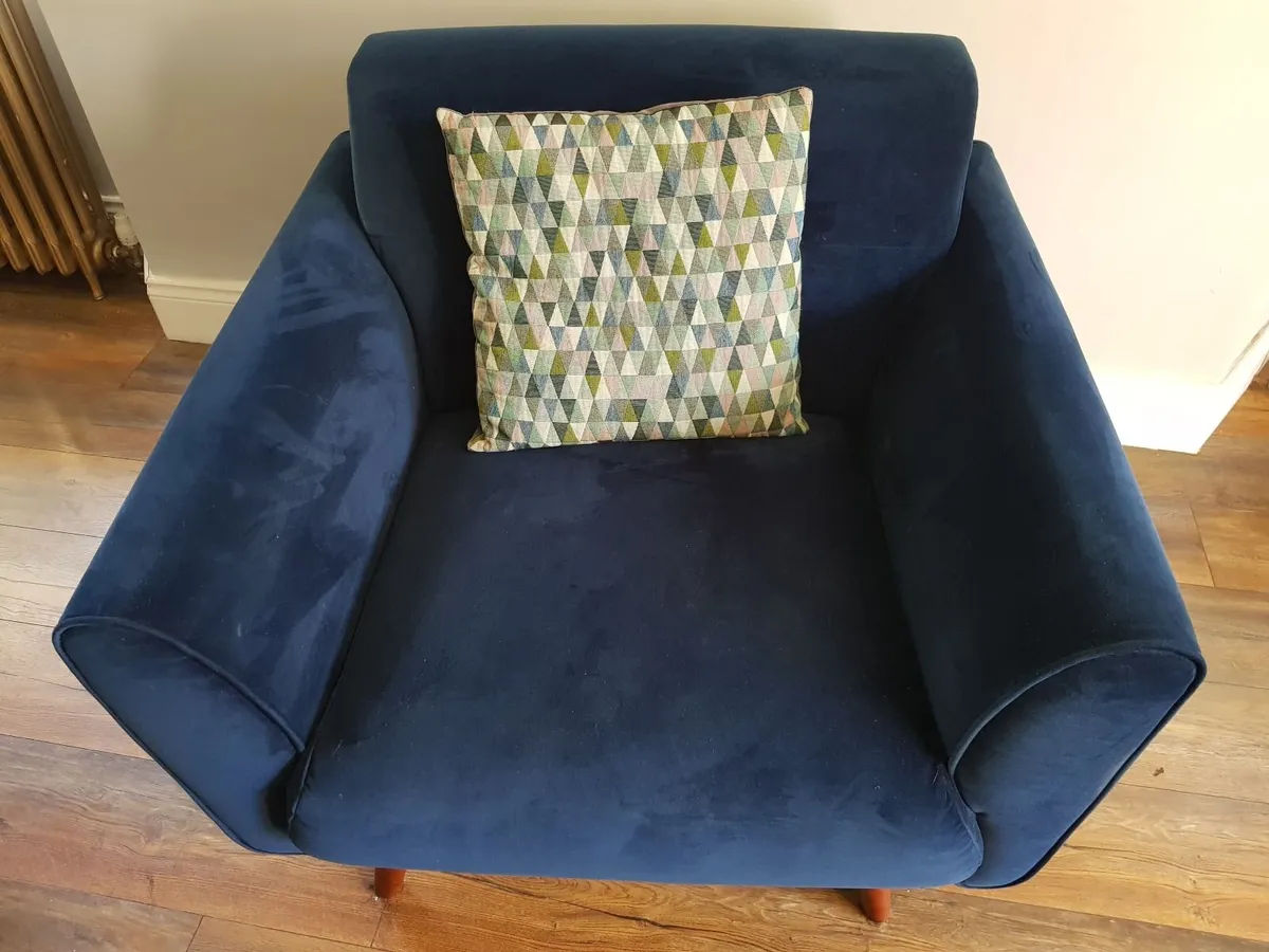 Three Piece Couch - Image 4