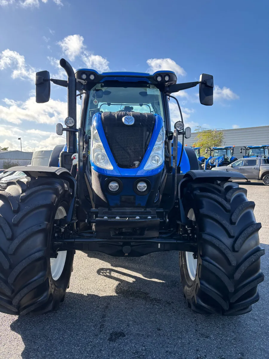 New Holland T7.225 Auto Command-1182hrs - Image 2