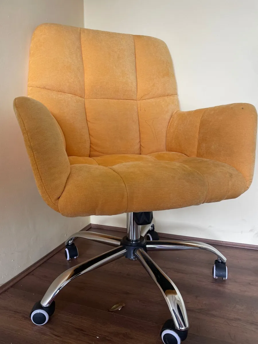Chair- yellow - Image 2