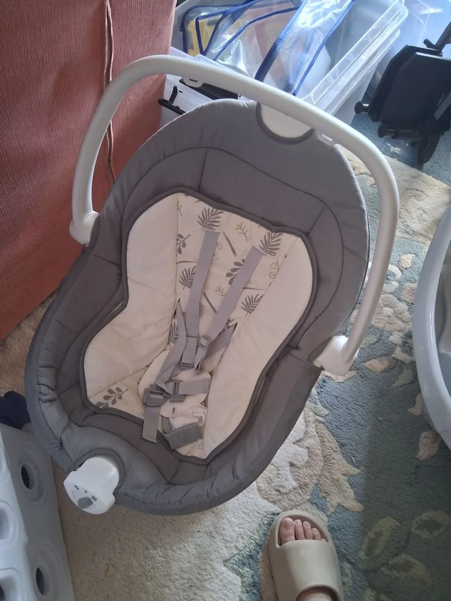 Baby swing seat