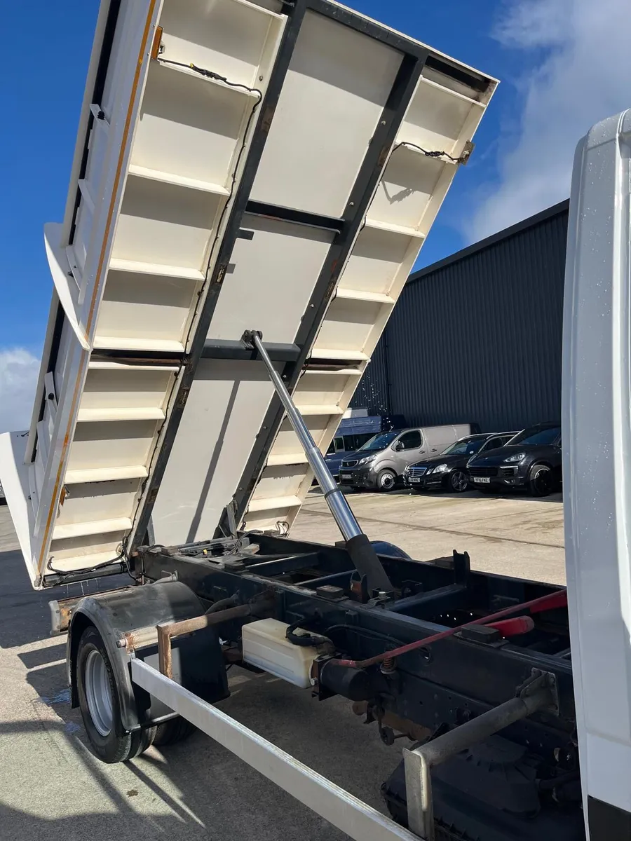 June 2019 Iveco Daily 72-12 Tipper - Image 4