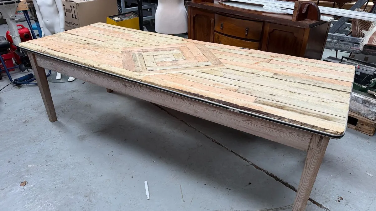 Large Table - Image 1
