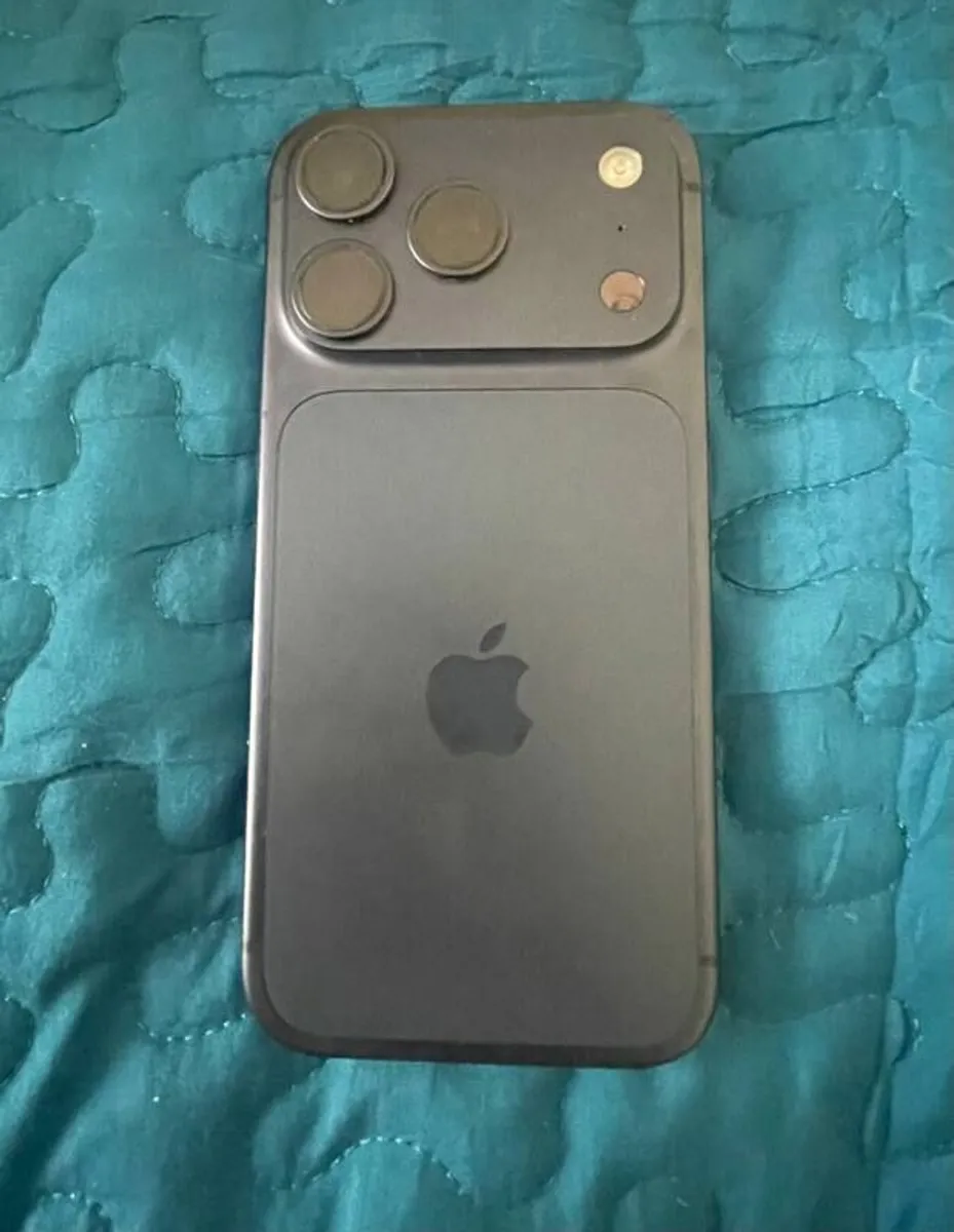 US IPhone 18 pro for sale - Image 1