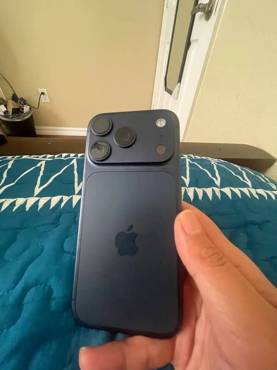 US IPhone 18 pro for sale - Image 3