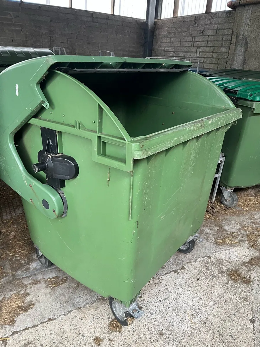 4 Wheelie bins 1100 litre - Image 1