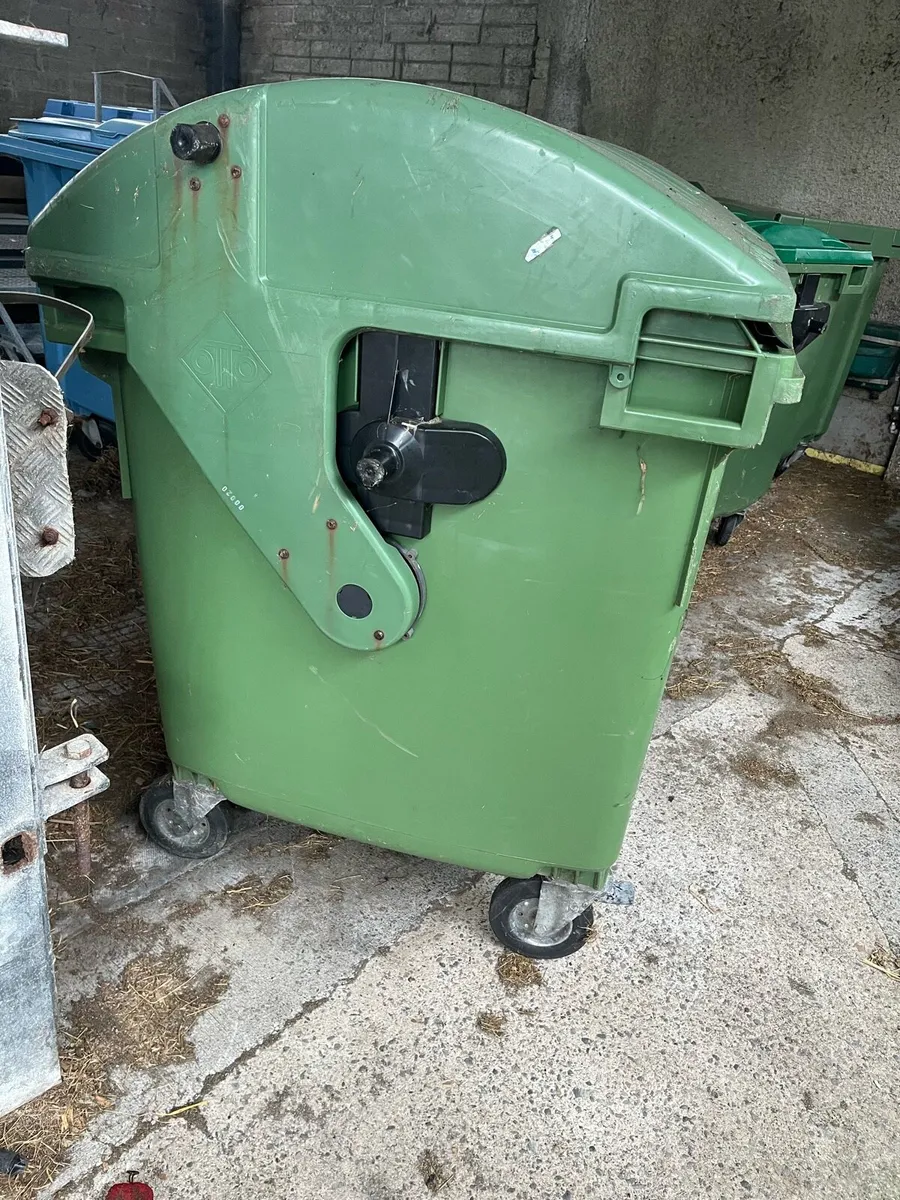 4 Wheelie bins 1100 litre - Image 2