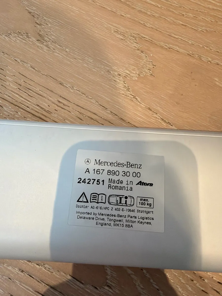 Genuine Mercedes Roof Bars. - Image 4