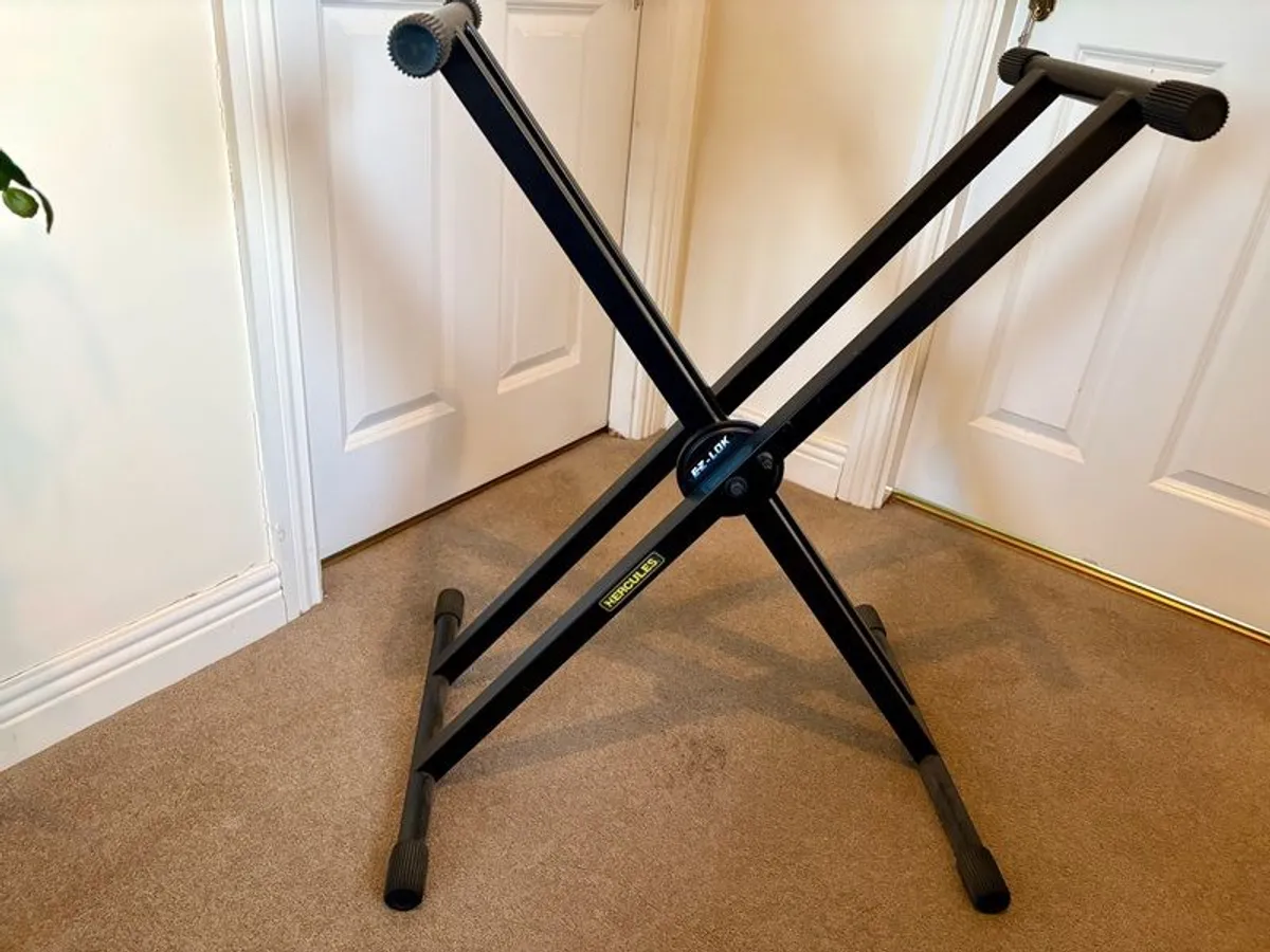 Synthesiser/Keyboard Stand - Image 1