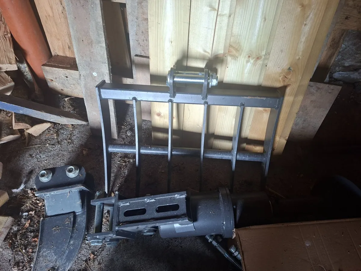 Excavator - Image 4