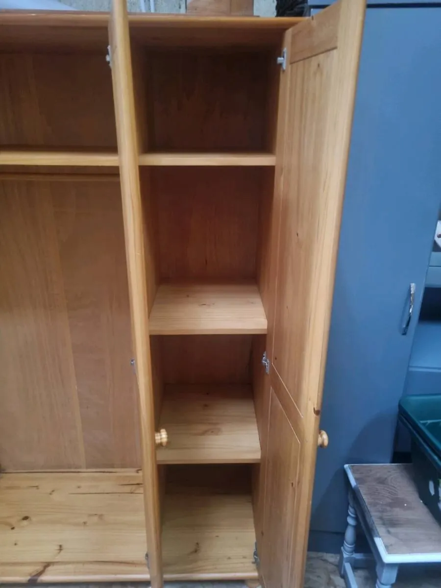 3 door soild pine wardrobe - Image 3