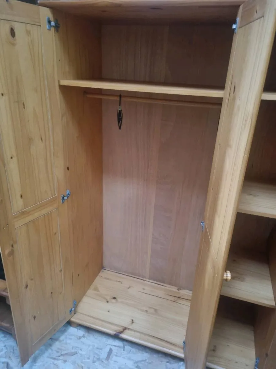 3 door soild pine wardrobe - Image 4