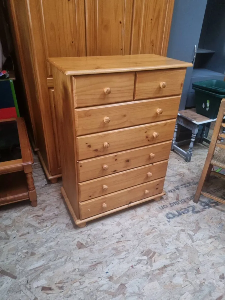 5+2 solid pine chest of drawers - Image 1