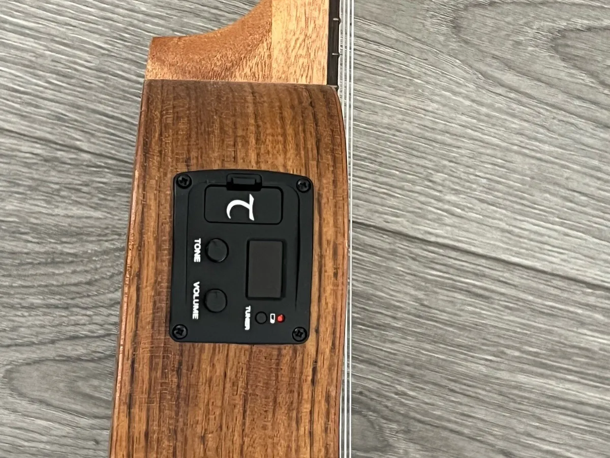 Tanglewood Electro Acoustic Tenor Ukulele - Image 2