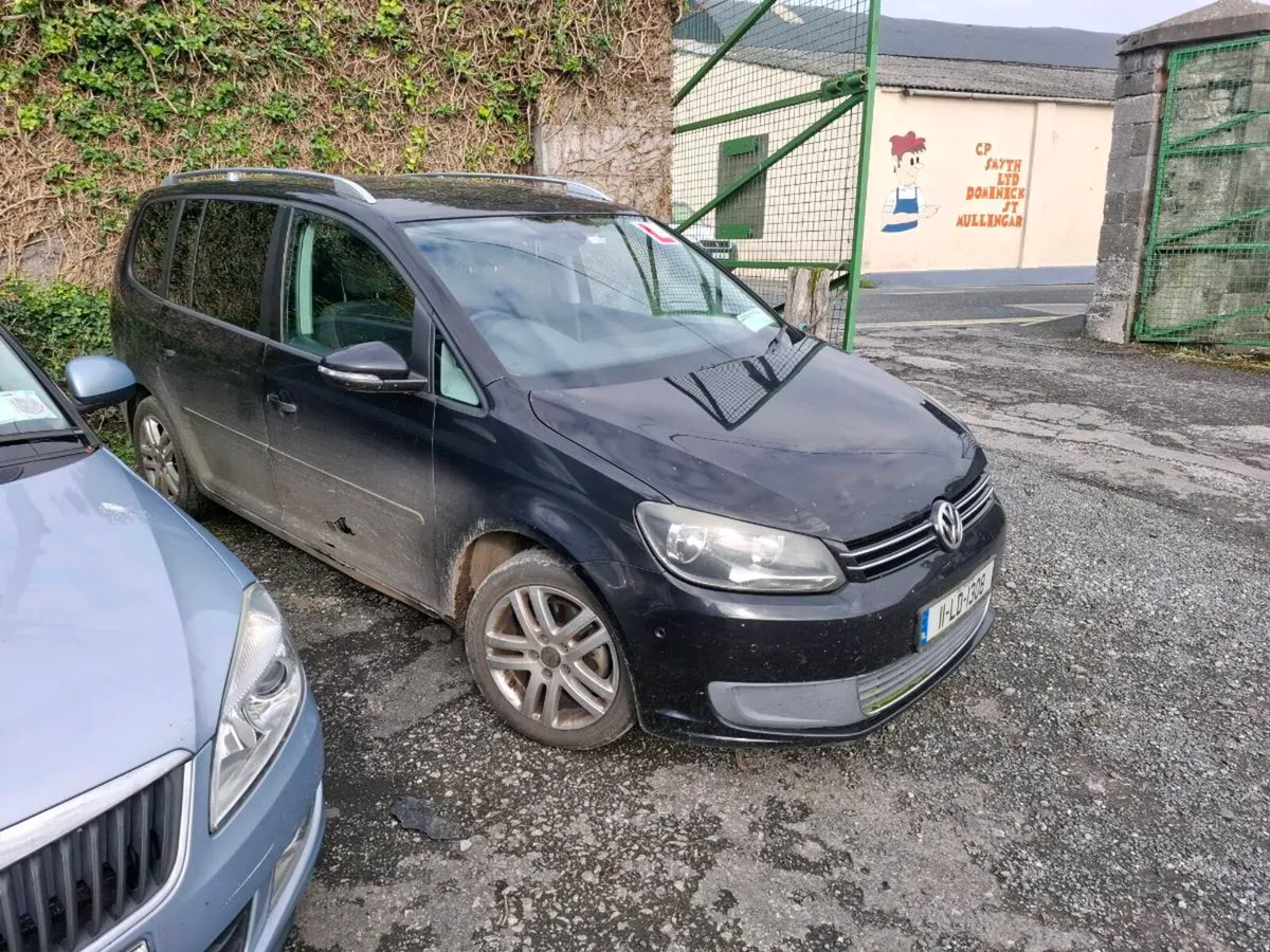 2011 Vw Touran breaking for parts - Image 2