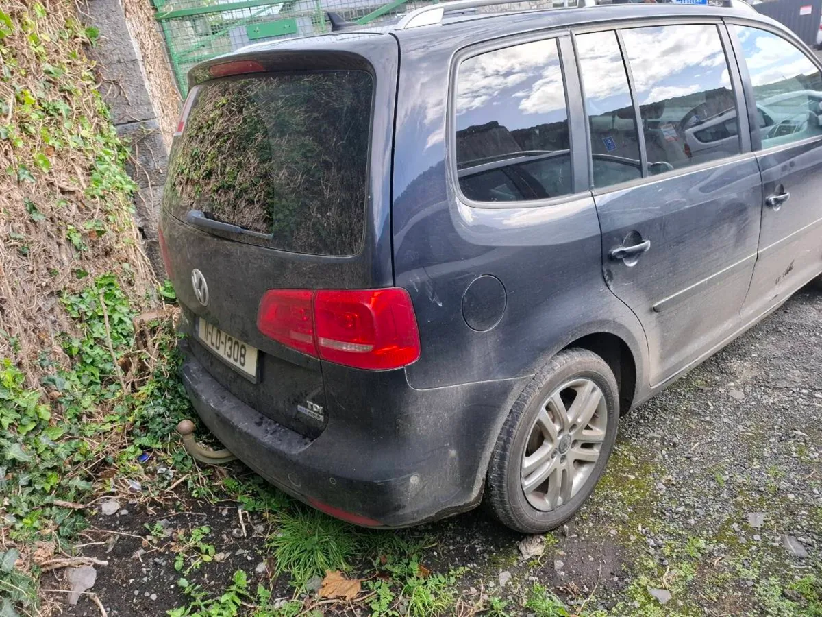 2011 Vw Touran breaking for parts - Image 3