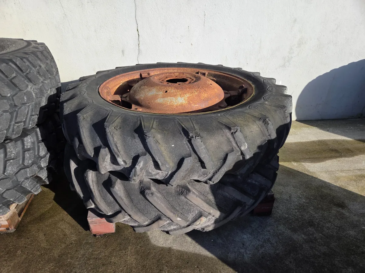2 x Wheels - Image 2