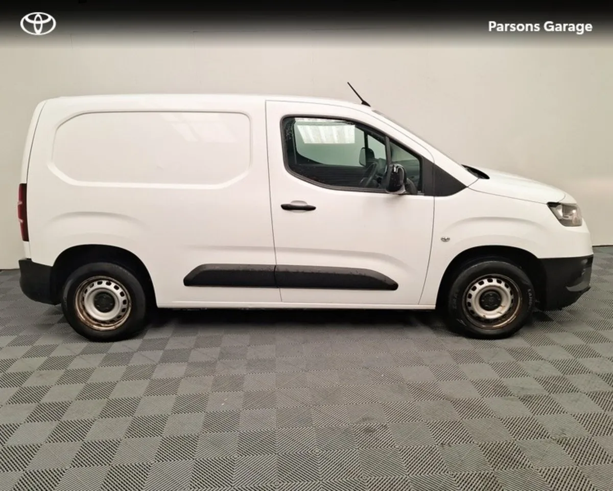 Toyota Proace City 1.5 D GX SWB 6 650KG 3DR - Image 3