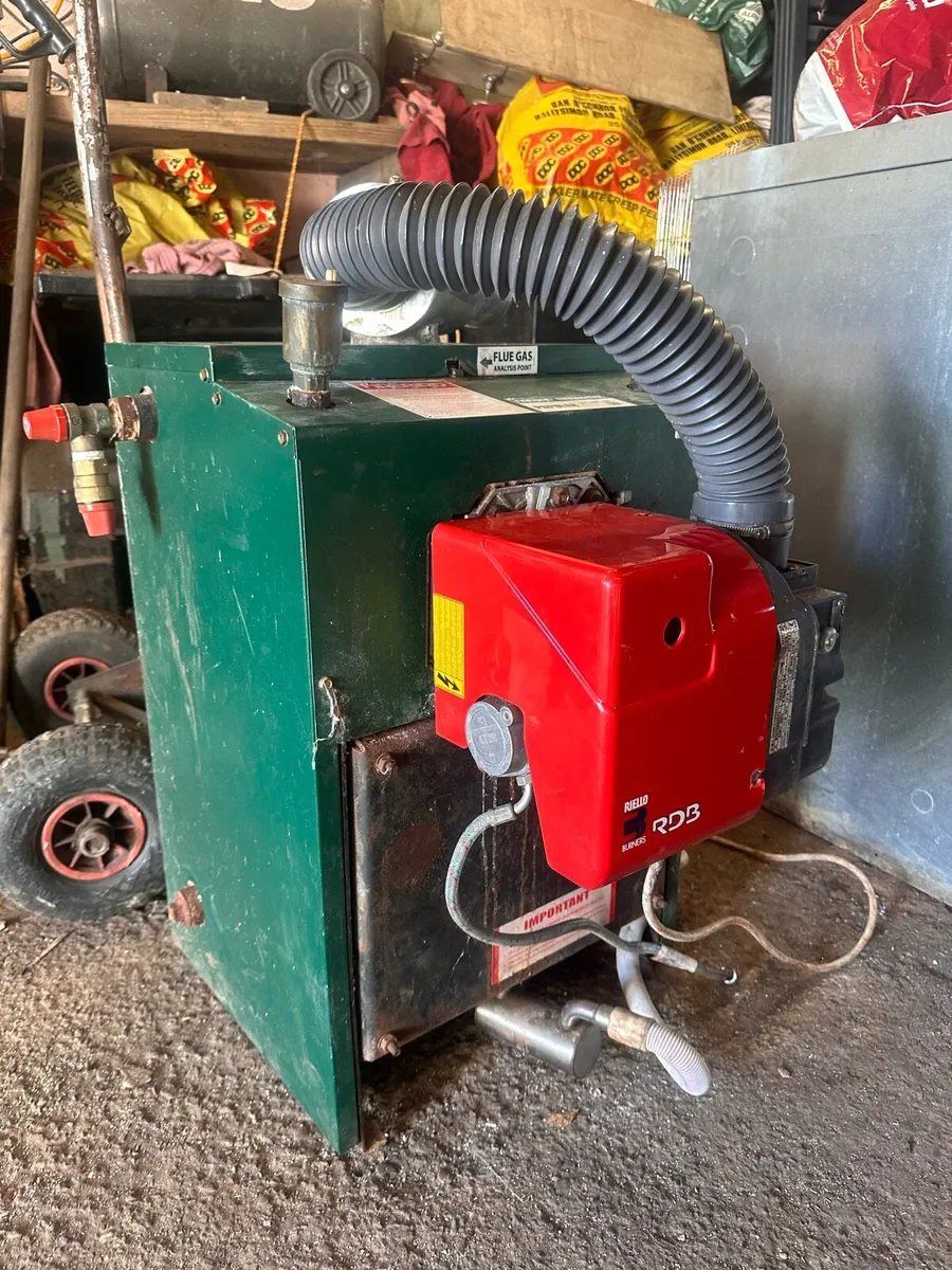 Condenser oil burner - Image 1