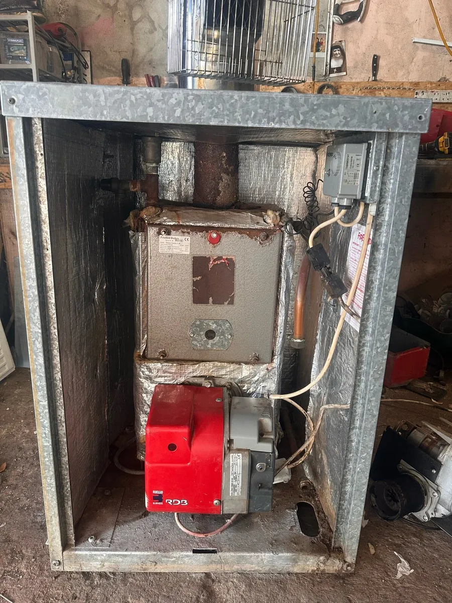 Oil burner - Image 1