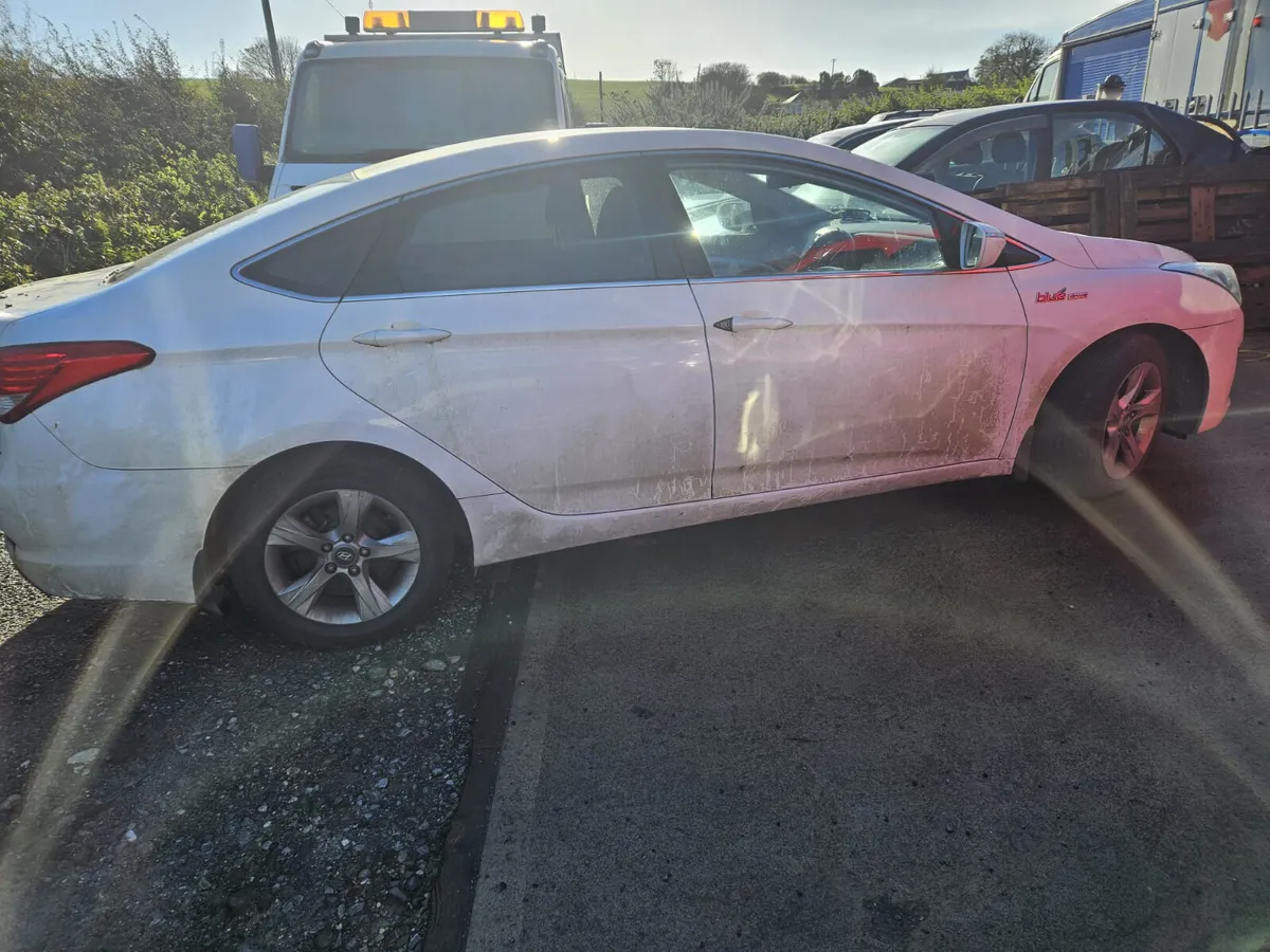13 hyundai i40 - Image 3