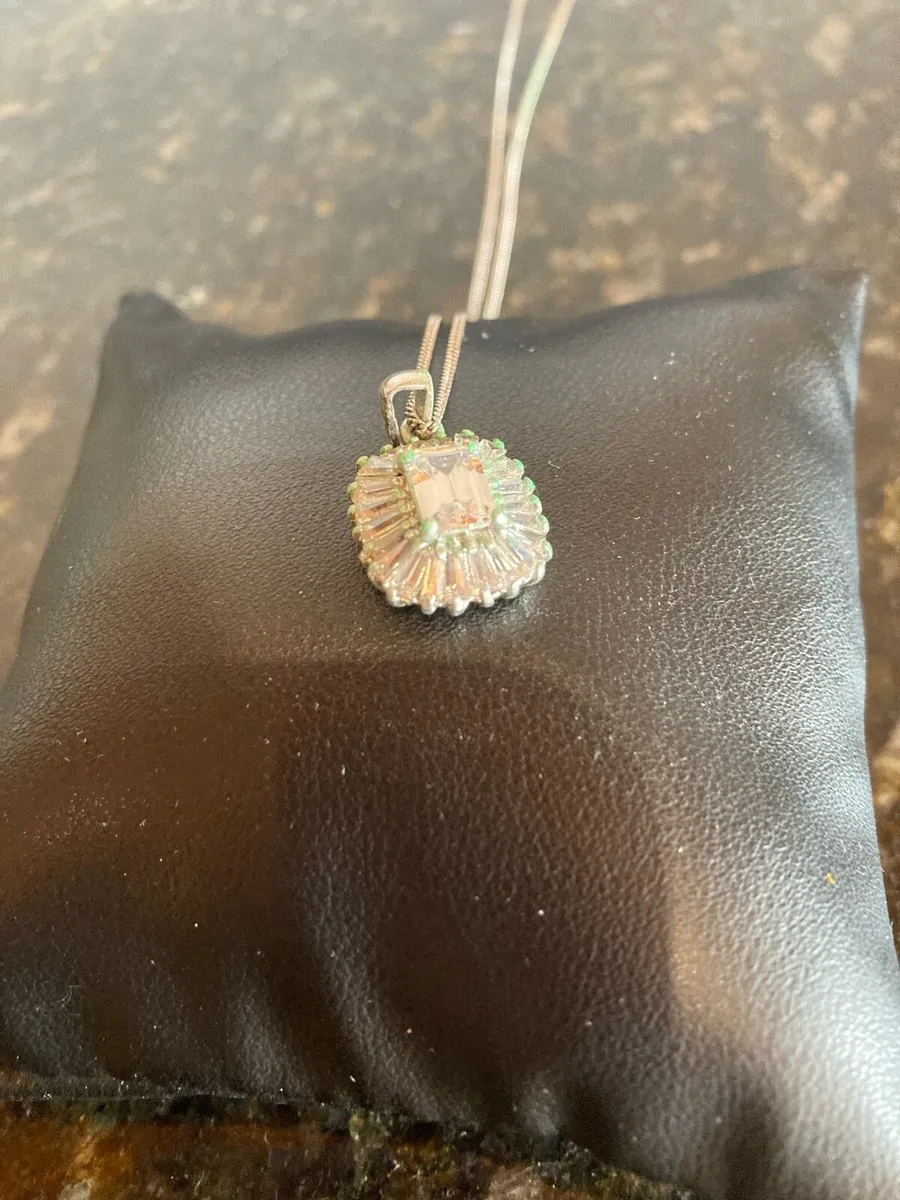 Sterling Silver pendant and chain - Image 2