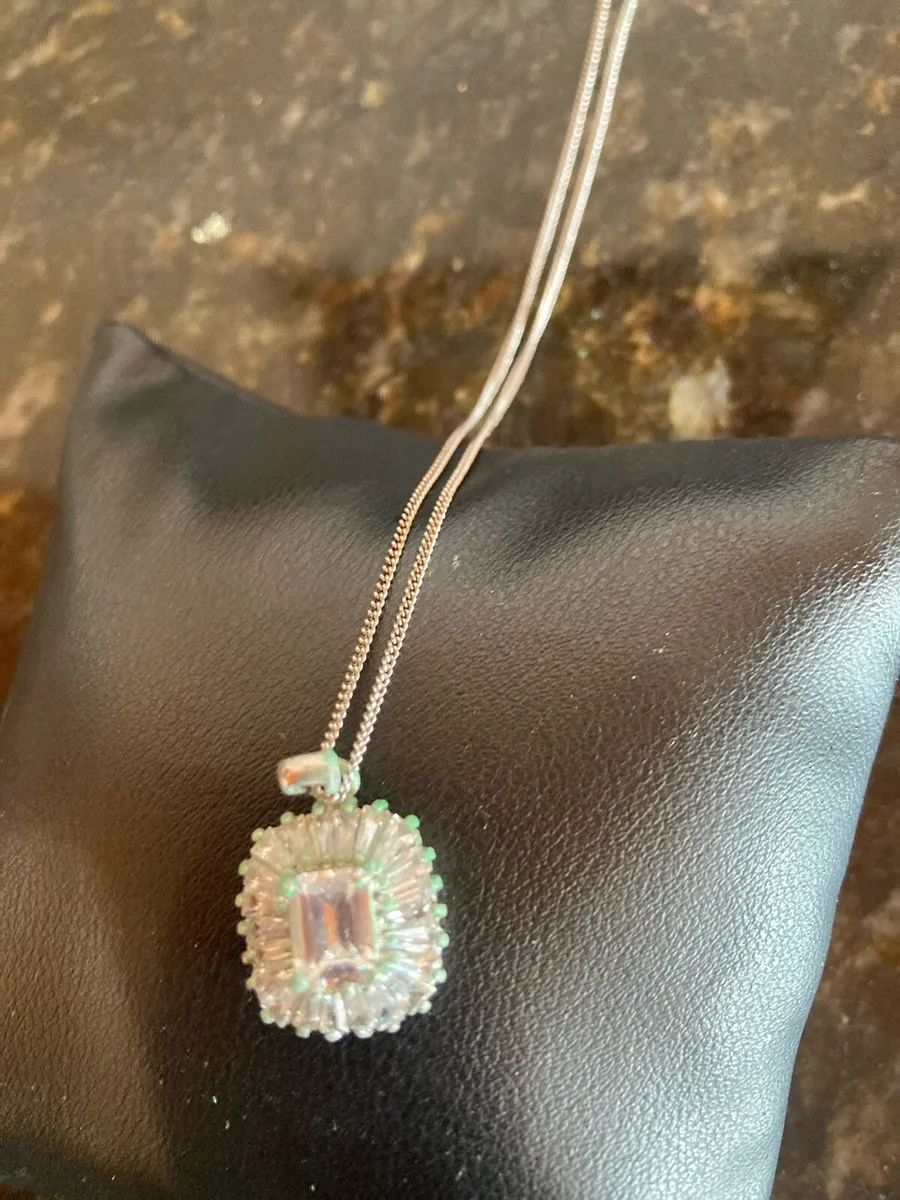 Sterling Silver pendant and chain - Image 3