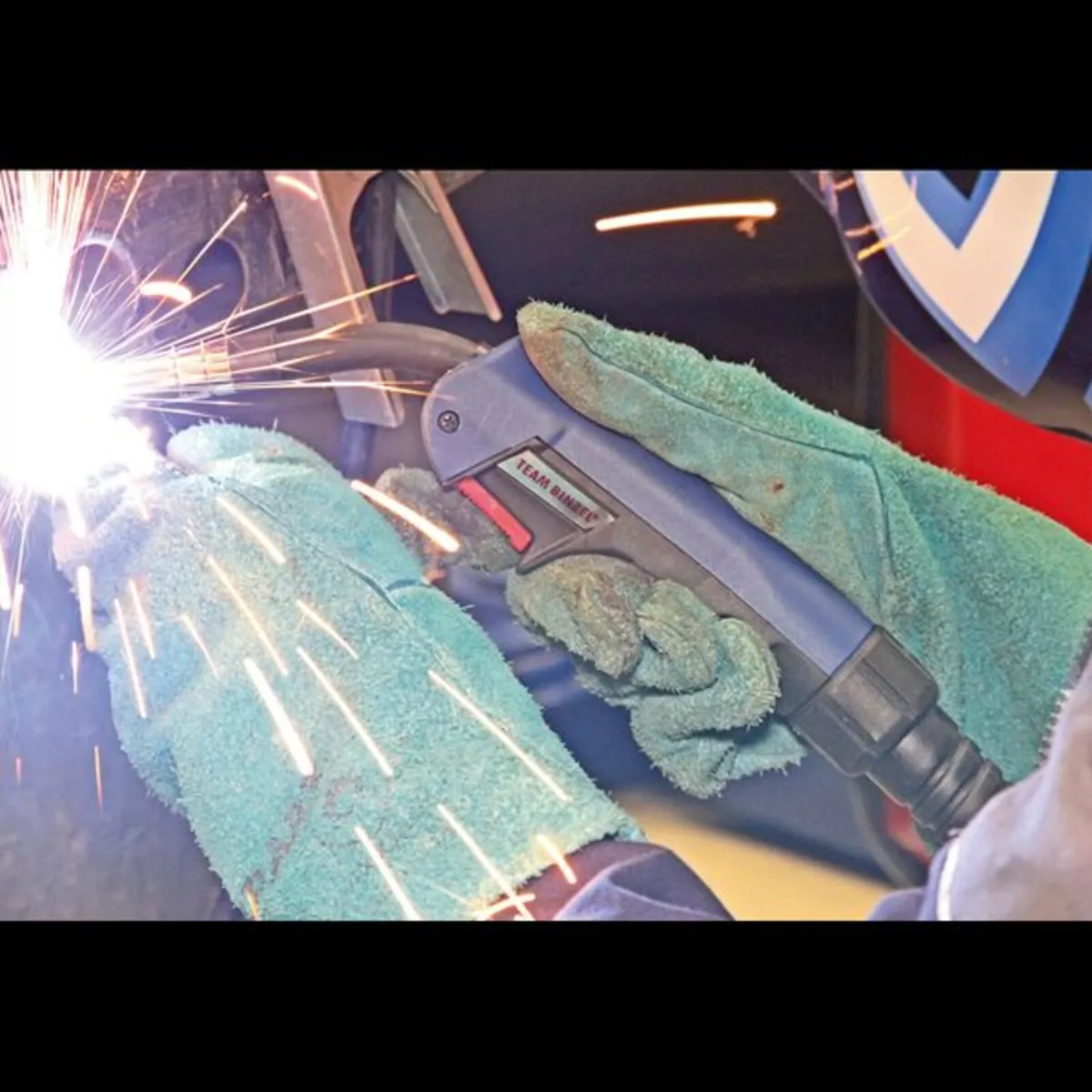 Professional Gas/Gasless MIG Welder with Binzel® E - Image 2