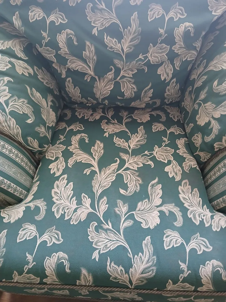 Couch and arm chairs - Image 3
