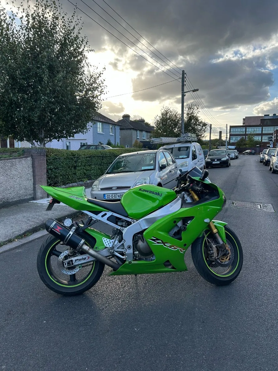Kawasaki Ninja ZX-6R 636 – 2004 - Image 1