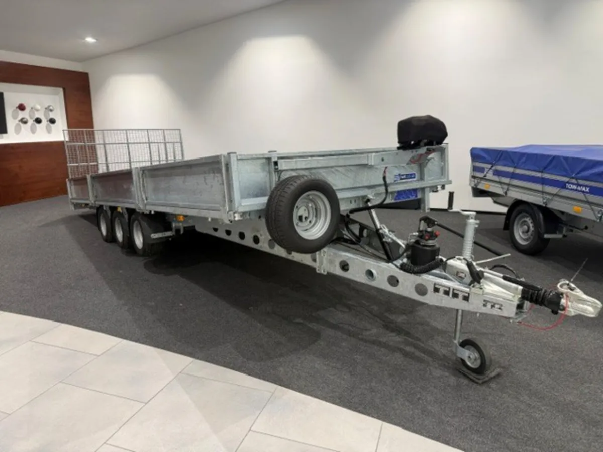 T842564 Special Offer New  TB186 18' x 6'8 Tiltbed - Image 3