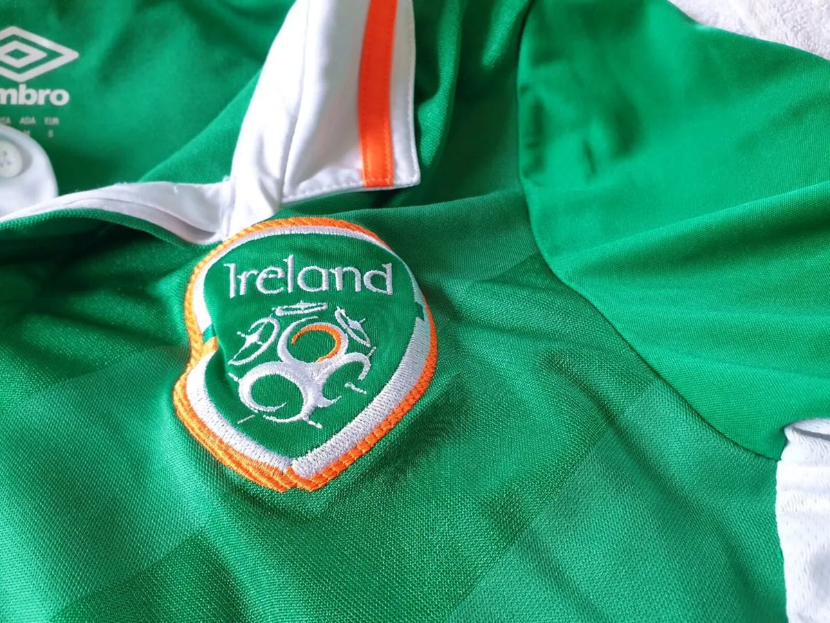 Ireland Football Home Jersey 2015 to 2016 Small - Image 3