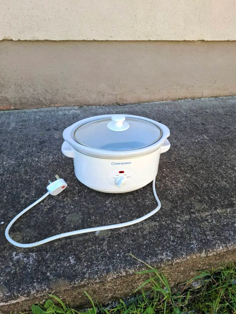 Electric slow cooker - Image 1
