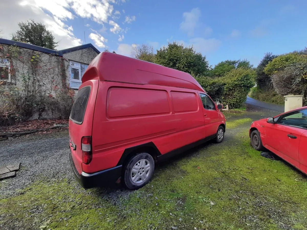 toyota hiace - Image 3