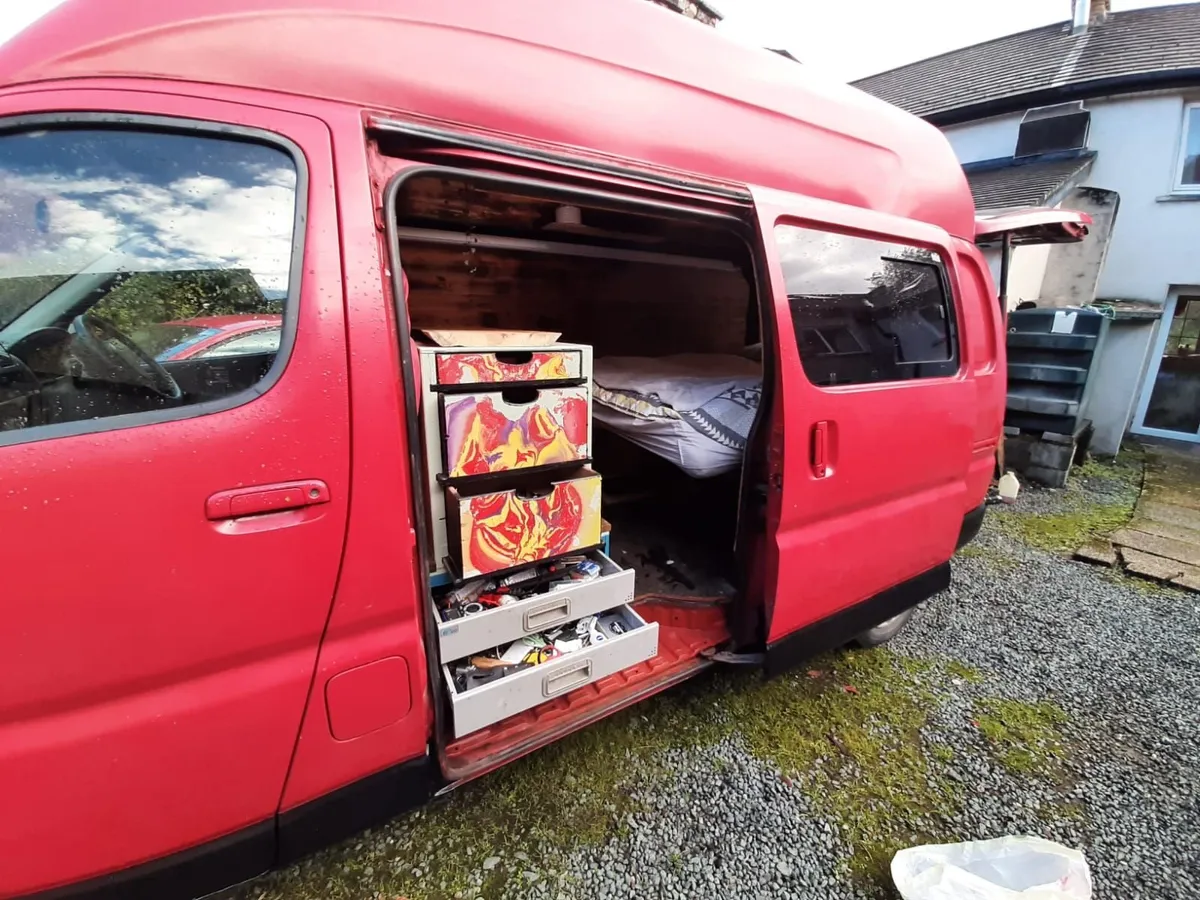 toyota hiace - Image 4
