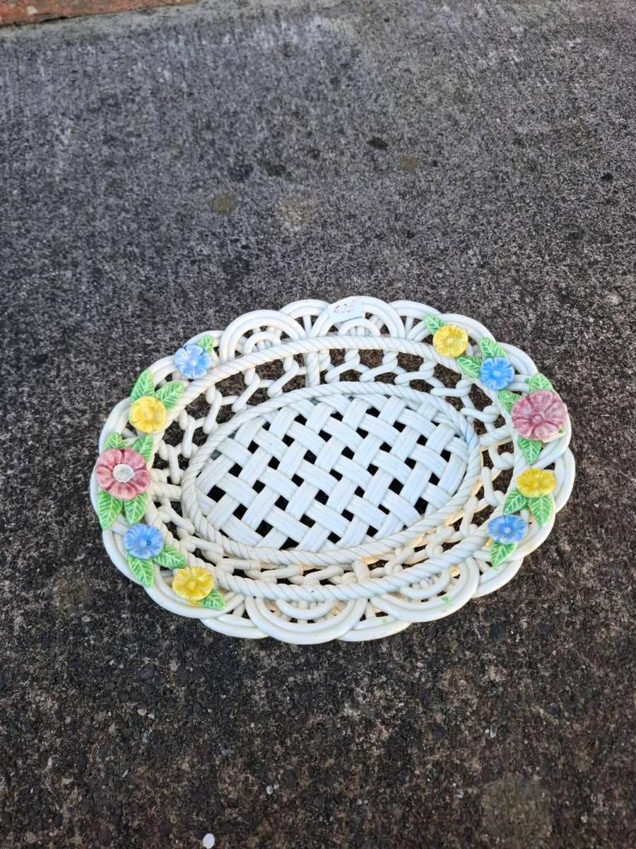 Vintage fruit basket - Image 1