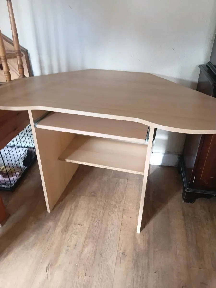 Computer desk - Image 2