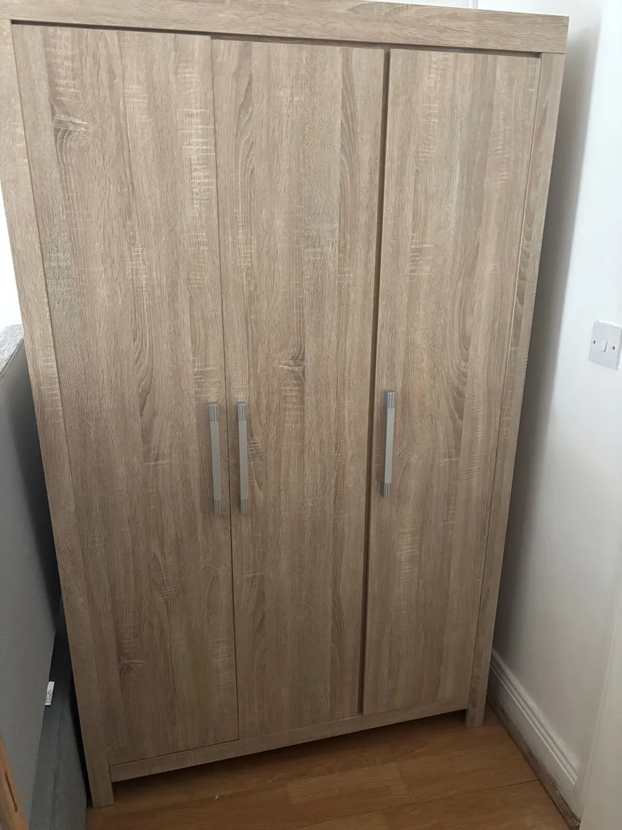 Bed and Wardrobe - Image 2