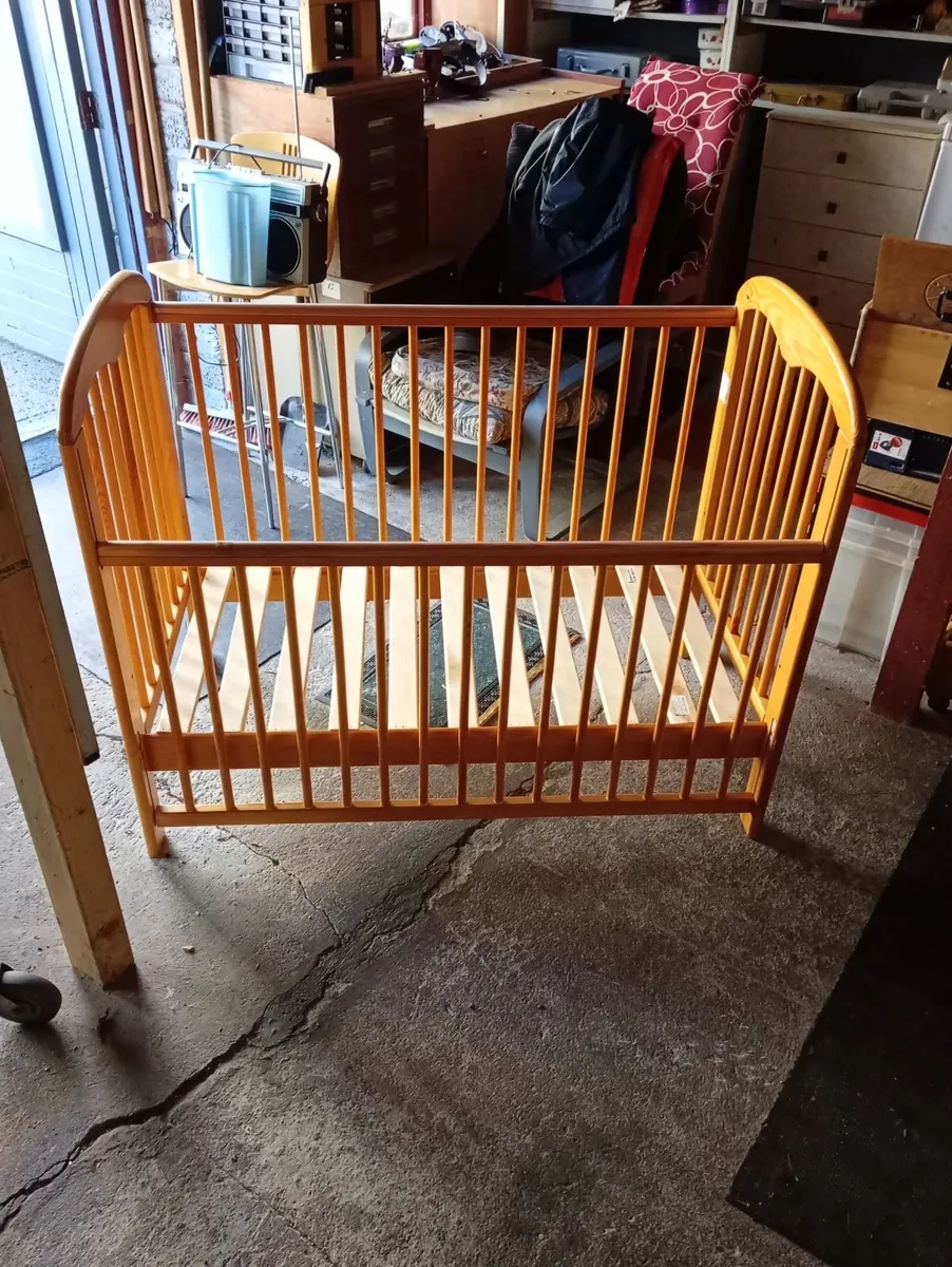 Child's Cot - Image 3