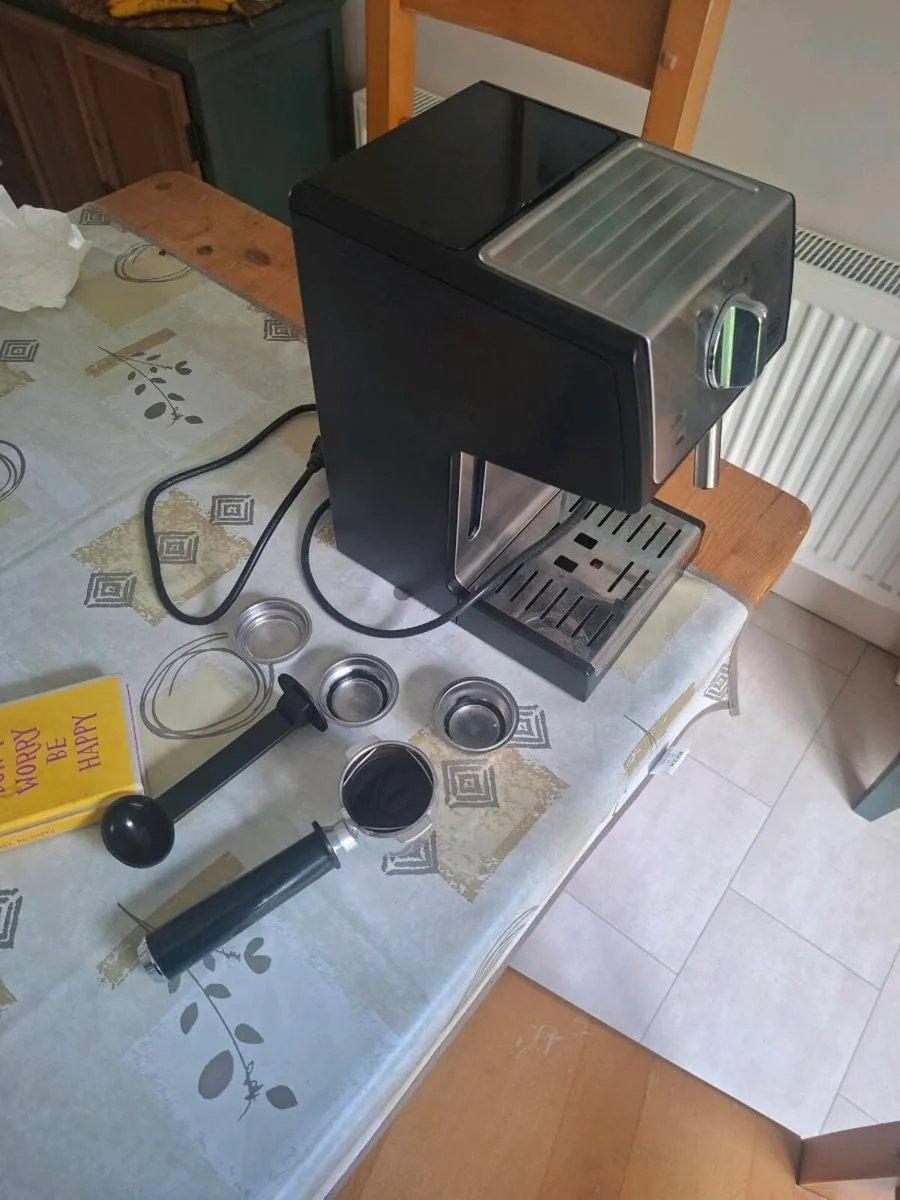 De’Longhi Espresso Coffee Machine with Milk Frothe - Image 4