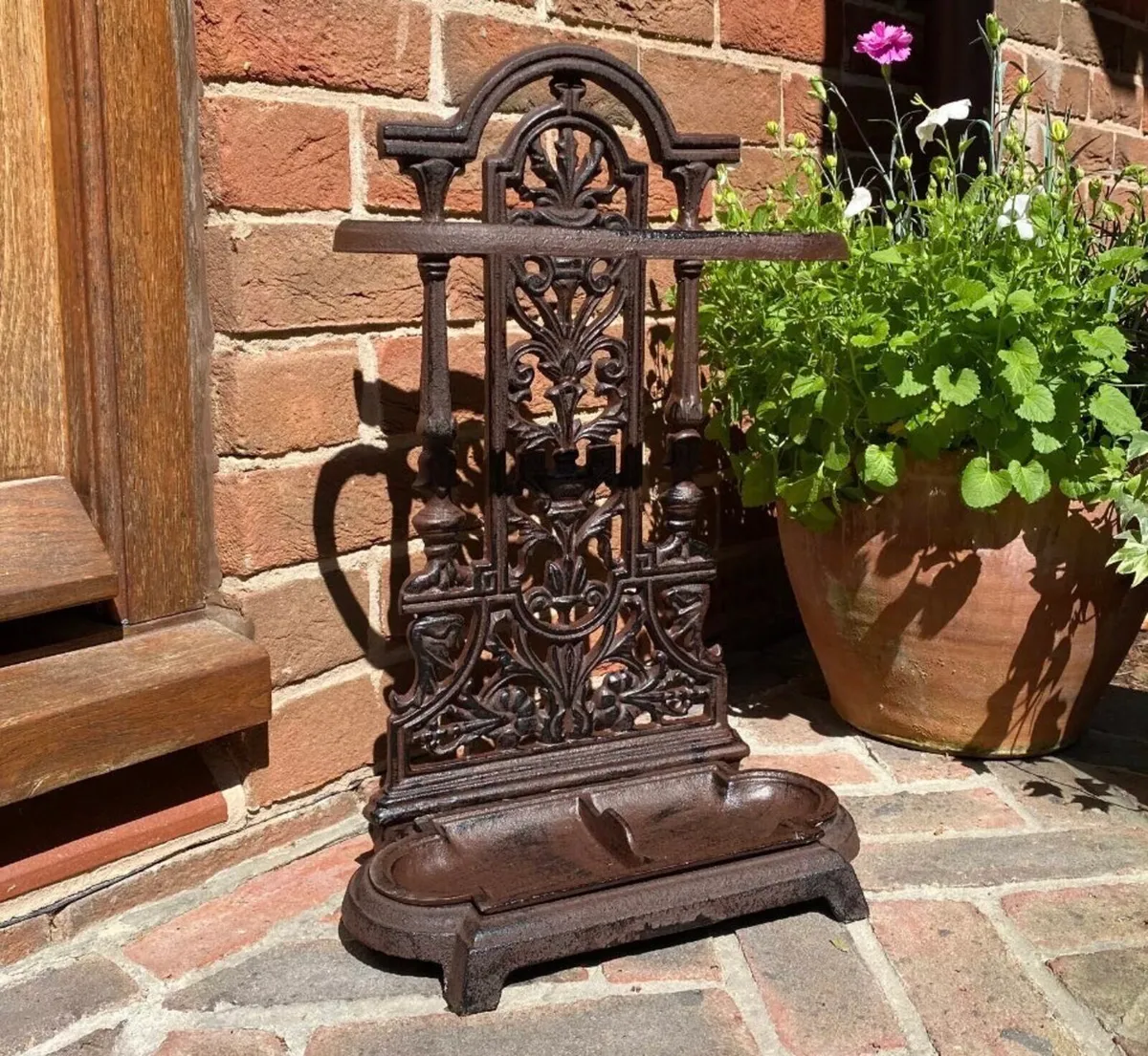 Vintage Style Cast Iron Umbrella Stand NEW - Image 1