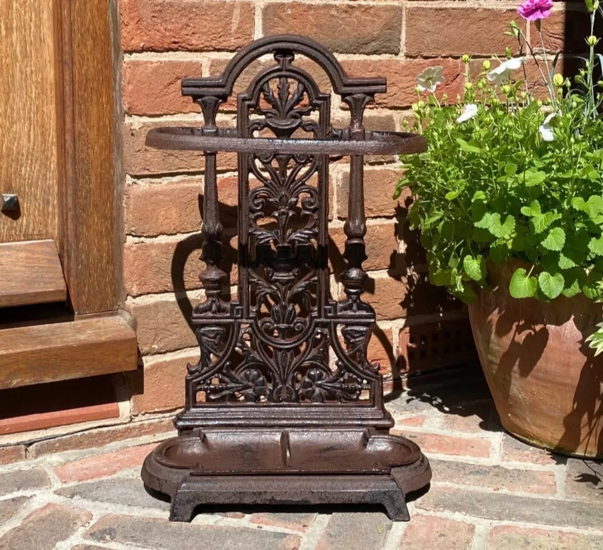 Vintage Style Cast Iron Umbrella Stand NEW - Image 2