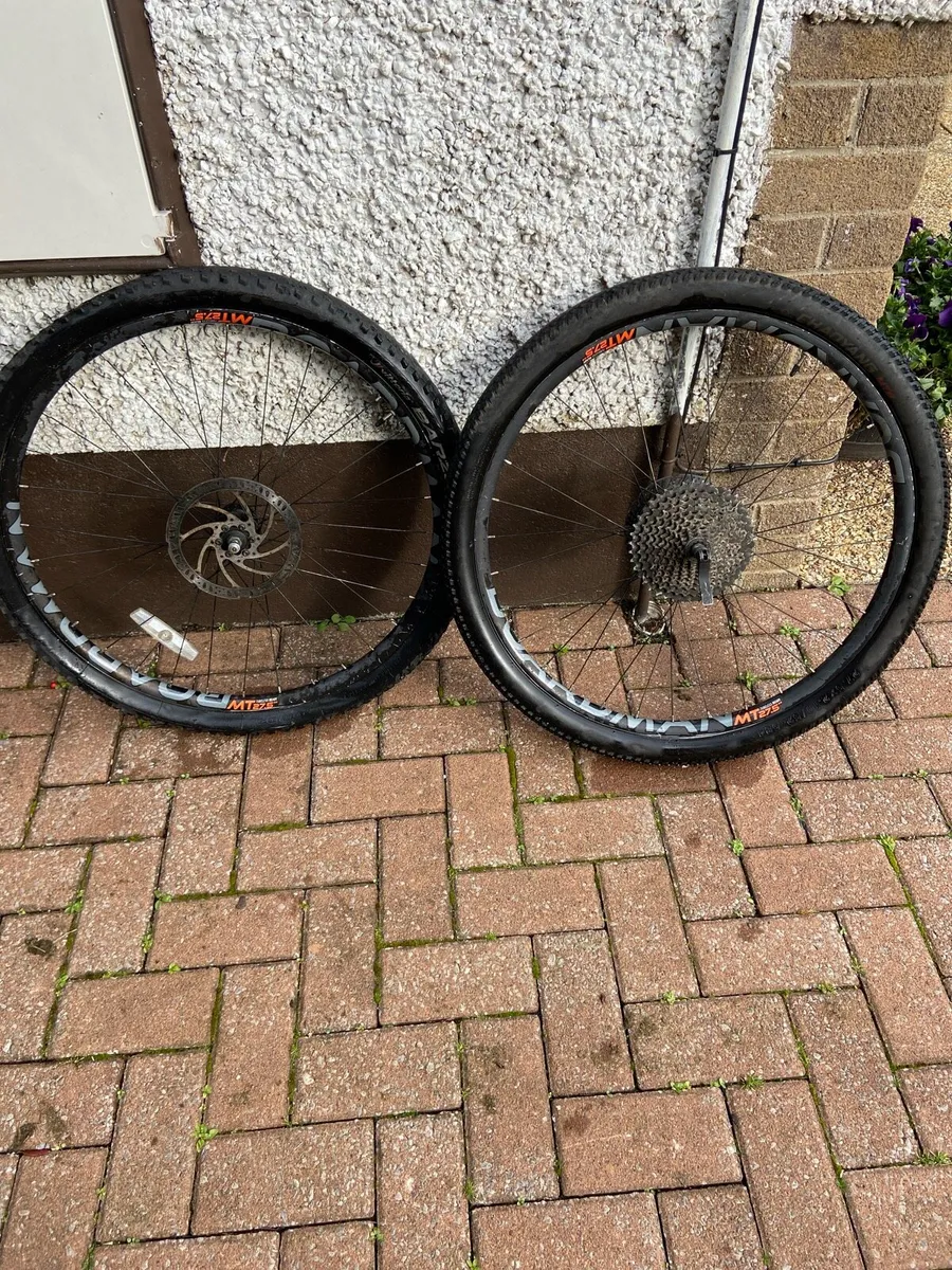 Mountain. Bike. Wheels. 27.5.
