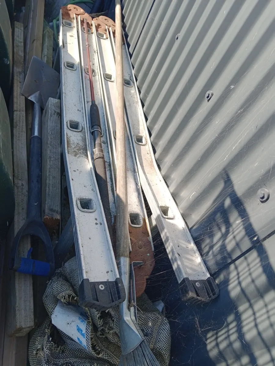 Folding ladder - Image 1