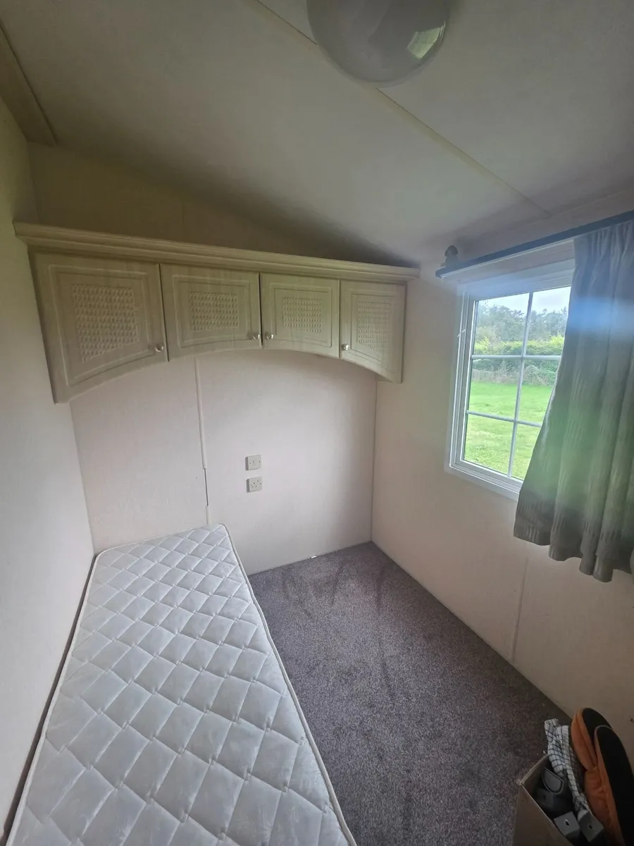 2002 Willerby Granada Mobile Home – 32 × 12 ft - Image 1