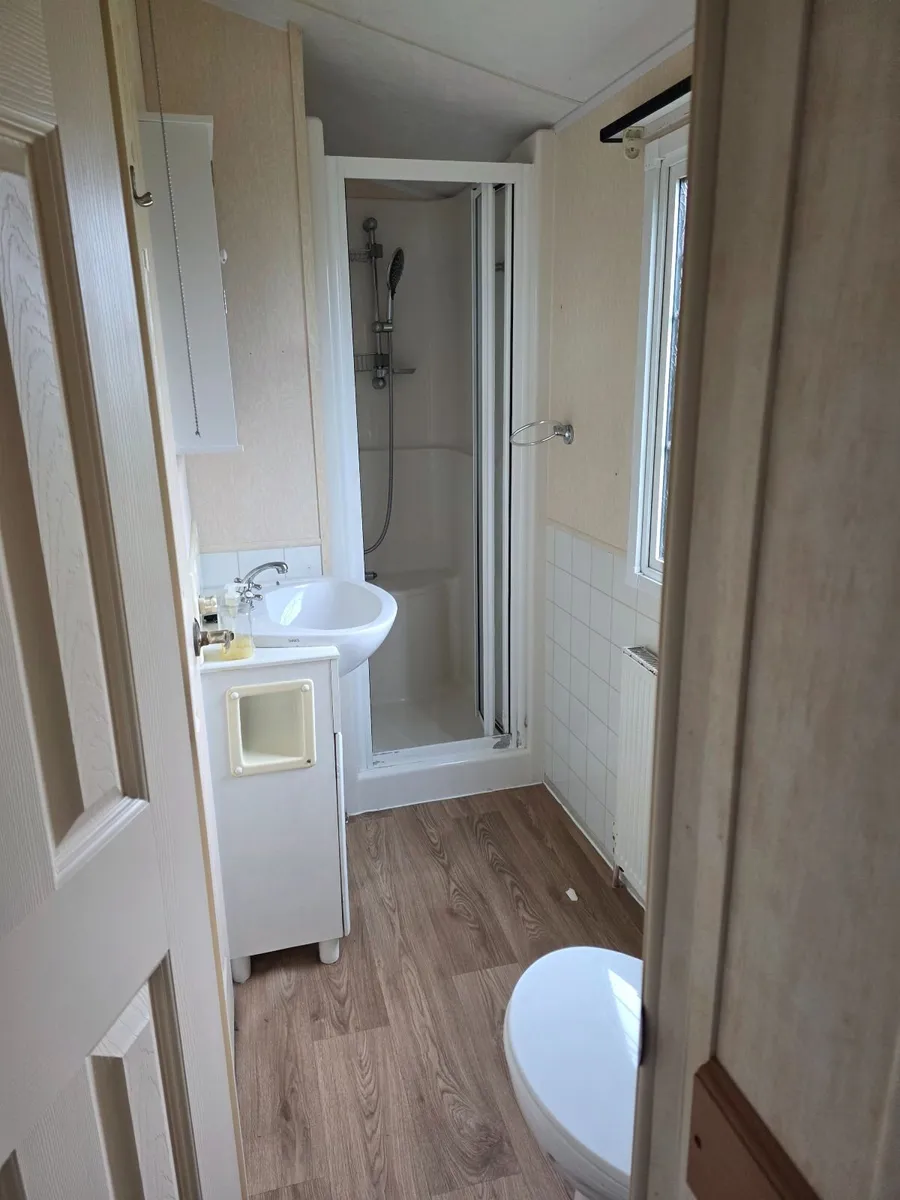 2002 Willerby Granada Mobile Home – 32 × 12 ft - Image 3