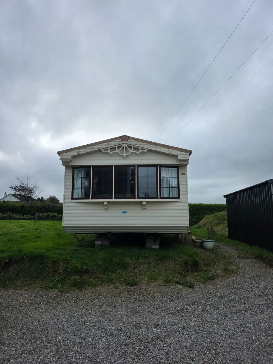 2002 Willerby Granada Mobile Home – 32 × 12 ft - Image 4