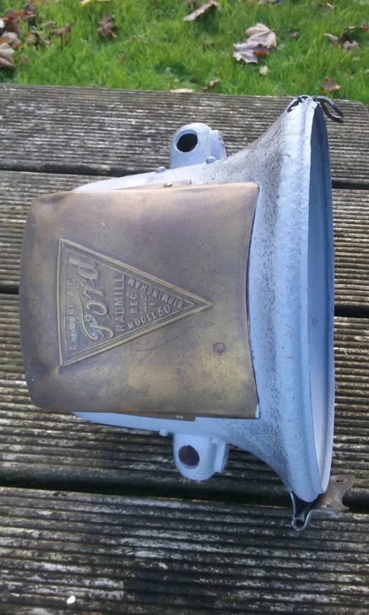 Veteran Car Headlamp - Image 1